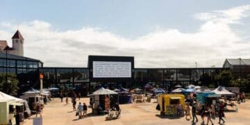 Boardwalk has created space for informal traders. Sun-Park-Events
