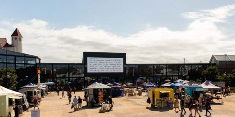 Boardwalk has created space for informal traders. Sun-Park-Events