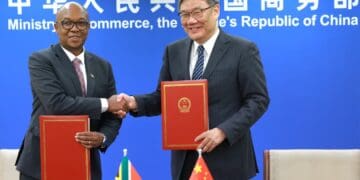 Minister Parks Tau and China’s Minister of Commerce, Wang Wentao, have signed the China–Africa Economic Partnership Agreement (CAEPA). Photo. DTIC
